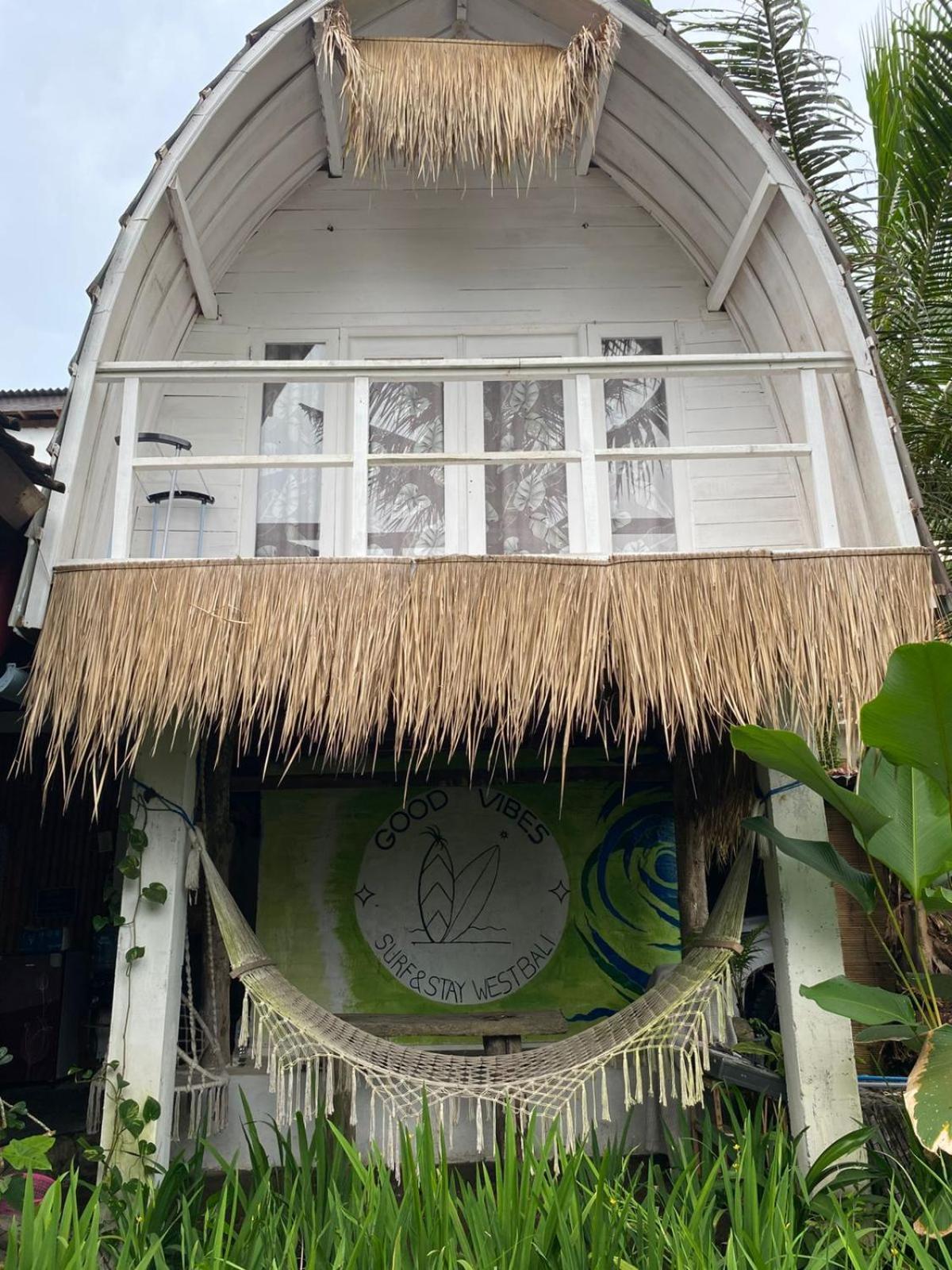 Medewi Good Vibes Stay&Surf Jembrana الغرفة الصورة